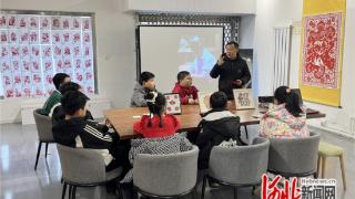 秦皇岛市抚宁区新华书店举办小学生研学剪纸活动