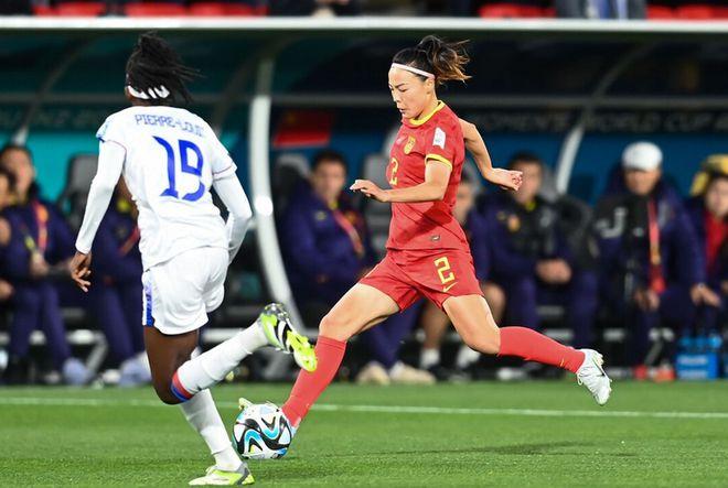 入英超倒数第2队！中国女足第一后卫签2年，锻炼价值：超法甲豪门