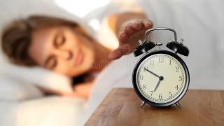 经常早醒失眠的人，多是肝不好，3 个中成药，清肝泻肝