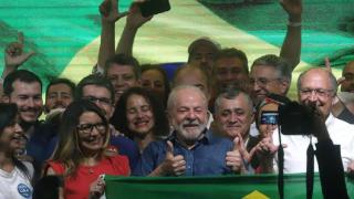 77岁卢拉归来！宣誓就任新总统，将重塑巴西？前总统博索纳罗已前往美国