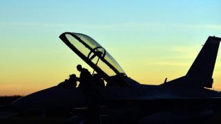 比利时国防部：将派遣人员和2架F-16前往丹麦训练乌克兰飞行