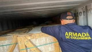 哥伦比亚海军缉获554公斤可卡因