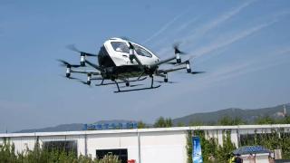 亿航智能 EH216-S 无人驾驶载人航空器在山西太原完成载人首飞
