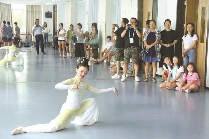 “童声里的中国”国际青少年文化交流在通举行