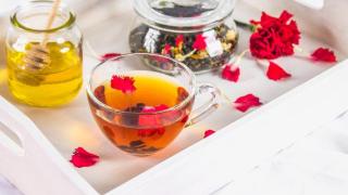 玫瑰花茶有助于舒缓压力、改善睡眠