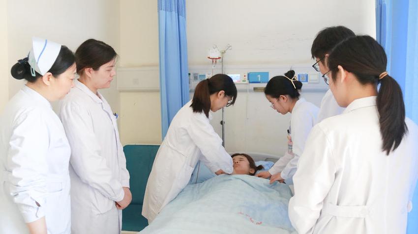 济宁市第一人民医院成功开展腔镜下保留皮肤的乳房腺体切除术