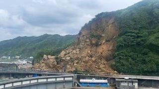 台湾基隆山体滑坡波及多辆汽车 被困人员已全部救出