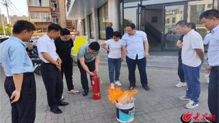 中国人寿新泰市支公司组织开展2024年“安全生产月”安全知识培训暨消防演练活动