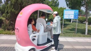 首批氢能共享观光车投放至天津临港海岸线公园试运营 扫码阅读手机版