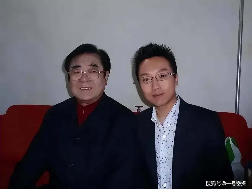 金铁霖的葬礼：儿子哭成泪人，妻子马秋华和前妻李谷一都未露面