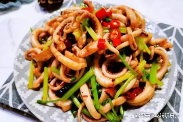 鱿鱼须，是一种美味又营养丰富的食材，口感鲜美，营养丰富