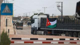 约旦谴责以色列定居者袭击载有救援物资的车队