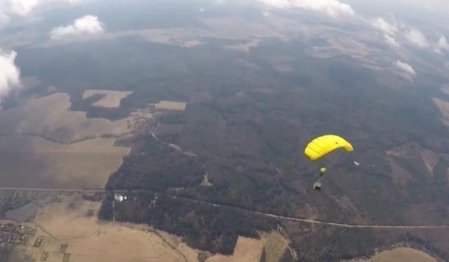 俄罗斯技术集团公司开始向部队交付智能降落伞设备