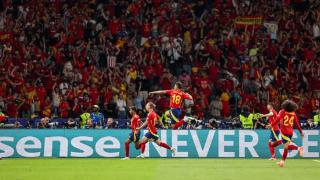 西班牙2-1击败英格兰夺冠，海信新风空调闪耀燃情时刻