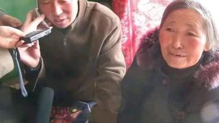 河北一教师下班途中遇见聋哑老人，出于同情把她带回家，没想到一待就是5年