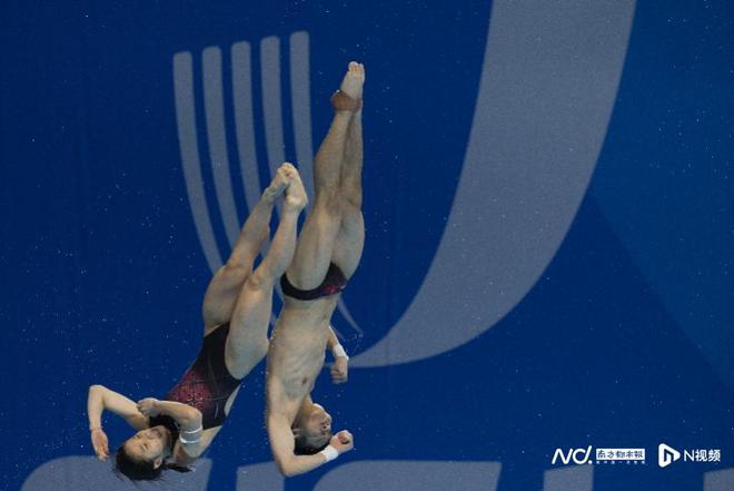 广东选手王伟莹拿下个人第三金，大运会跳水赛场中国队无敌手