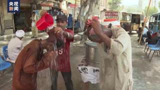 巴基斯坦高温持续 大量民众中暑