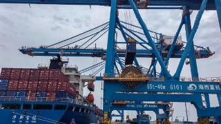 潍坊港区集装箱公司：作业效率再提升 靠泊纪录取得新突破