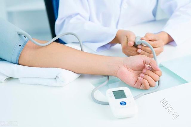 为何电子血压计越测越低？是使用不当吗？一文解答