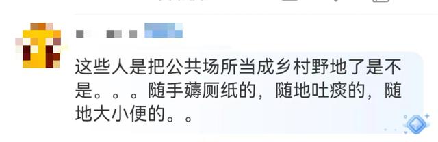 太离谱！高铁座位竟成公厕家长抱娃就地大便！