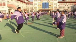 东关民族小学举行喜迎元旦系列活动