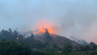 古县三合镇森林火灾持续两天 灭火作业正在进行