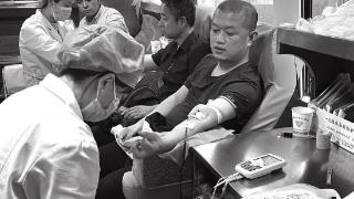 宝鸡高新区钓渭镇组织干部群众开展义务献血活动