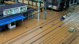 缅甸多个镇区民众遭遇洪灾