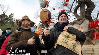 北京：八大处新春文化庙会迎客来