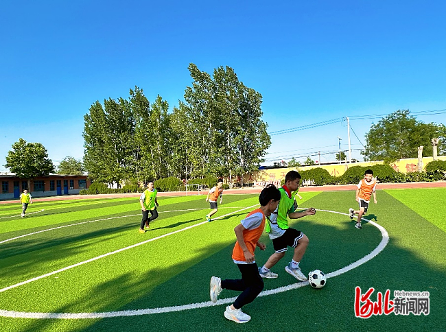 石家庄市正定县新城铺小学举行第八届校园足球联赛