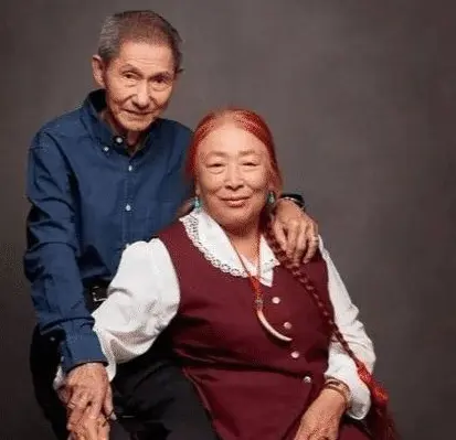 突发！冯唐87岁母亲去世，生前穿红衣喝烈酒：我因好色才嫁给你爹