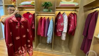 探访重庆彩色寿衣店：来的多是老太太，红色最好卖