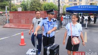 开学季，武汉这所警校800人志愿者团队迎新