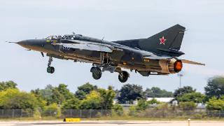 突发！美媒：一架苏制米格-23战机在美国密歇根州坠毁