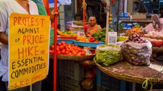 因为极端高温，西红柿在印度“价超汽油”，甚至成了小偷和劫匪的目标……