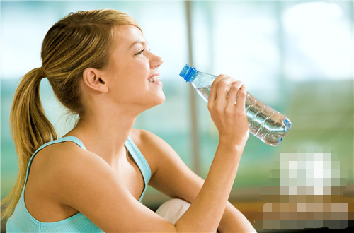 食用天然苏打水有哪些健康保健作用呢