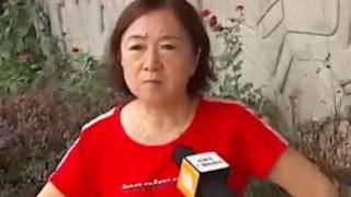 大妈霸占5套新房被告上法庭，无视判决结果，耍赖道：我就是不搬