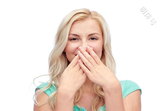 哪些原因，更容易引起口腔异味呢？早了解早预防