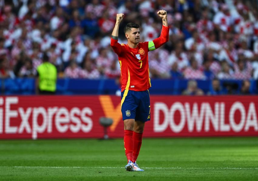 西班牙大胜克罗地亚，卫冕冠军首战2-1逆转
