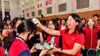 一举高“粽”！重庆市第二外国语学校举行高考出征仪式