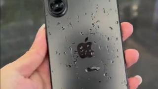 疑似苹果iphone16真机曝光，预计将配备操作按钮