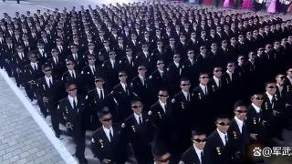 “朝鲜版黑客帝国”？朝鲜阅兵式上的黑衣人部队，到底什么来头？
