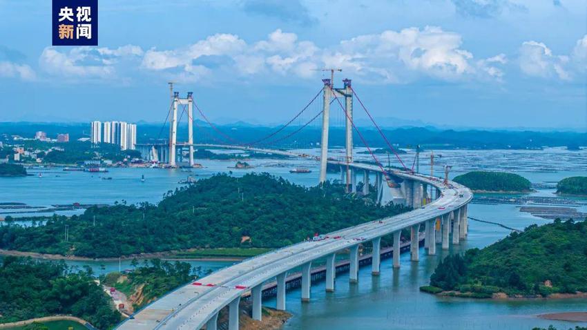 北钦防一体化重大基础设施支撑项目龙门大桥建成通车