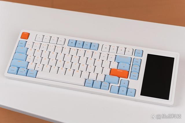 黑爵AKP815触屏机械键盘做加法不做减法