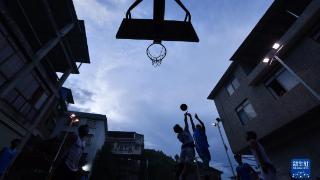 全民健身——大山里的暑假篮球赛