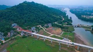 柳梧铁路LWZQ-7标项目凤岭隧道顺利贯通