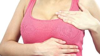 女人乳腺病变前，身体可能会发出3种“信号