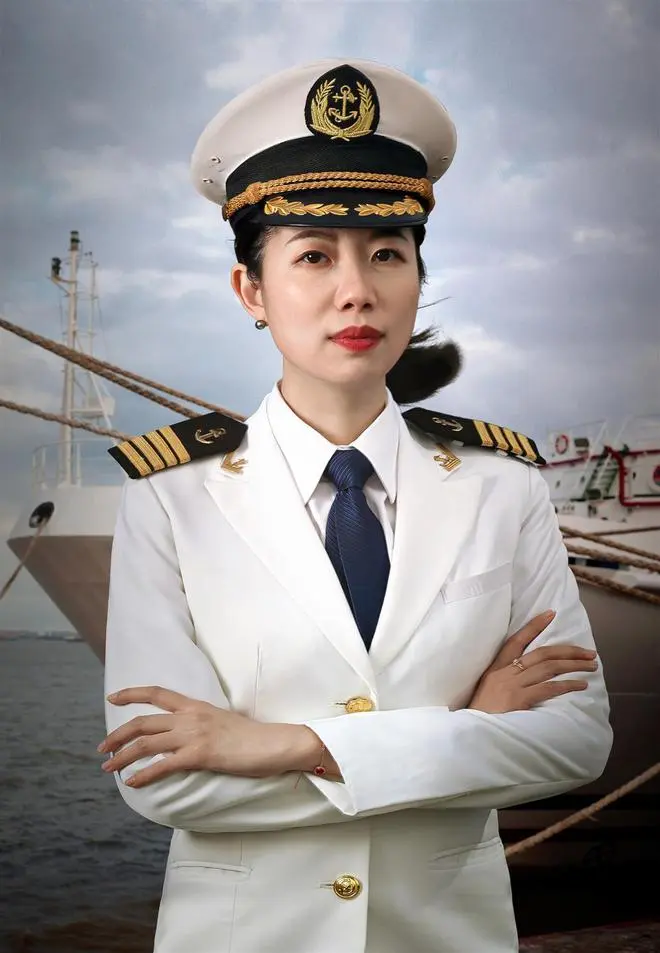 中国首位穿越北冰洋的女船长登上热搜，用短视频呈现海上生活的孤独和浪漫