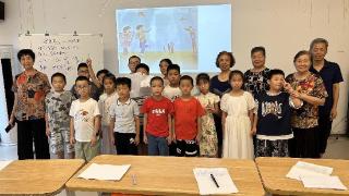 康桥花园社区暑托班开展小学生作文辅导活动