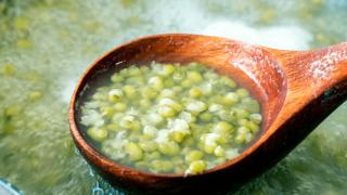 夏天喝绿豆汤不如冬瓜汤！清热解毒、补水滋补，随手一烧营养很高